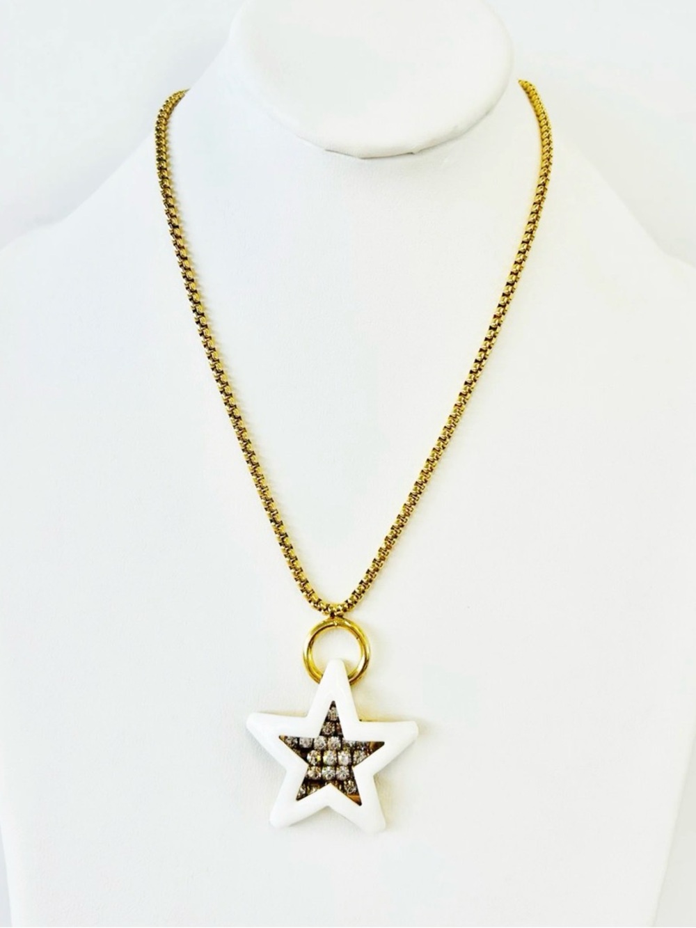 NWT Tova White Star Pendant Necklace